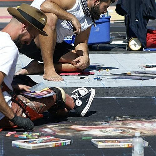 Who are the professional chalk artists?